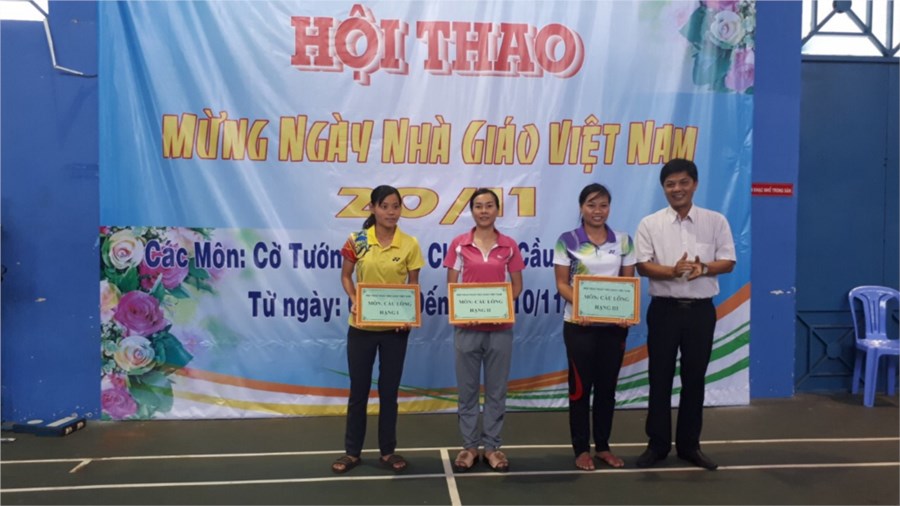 Từ ngày 03/11/2018 đến ngày 10/11/2018, Phòng GD-ĐT Huyện Hóc môn tổ chức Ngảy Hội Thể dục thể thao Chào mừng Ngày nhà giáo Việt Nam 20/11/2018.